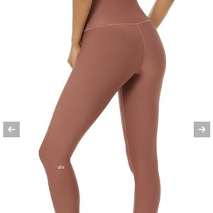 NWOT Alo Airlift Legging